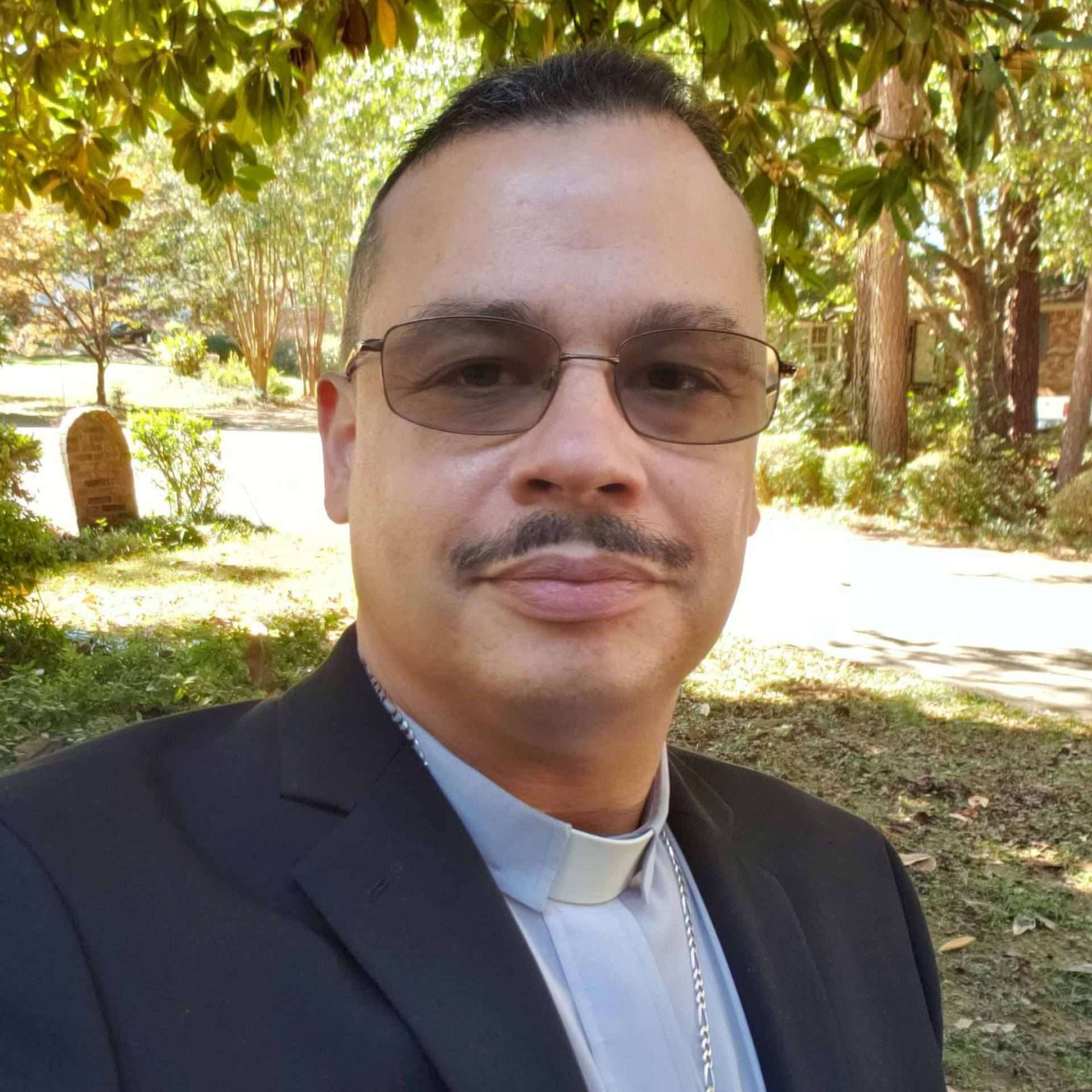 Rev. Dr. Miguel Velez